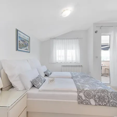 Апартаменти Summer House