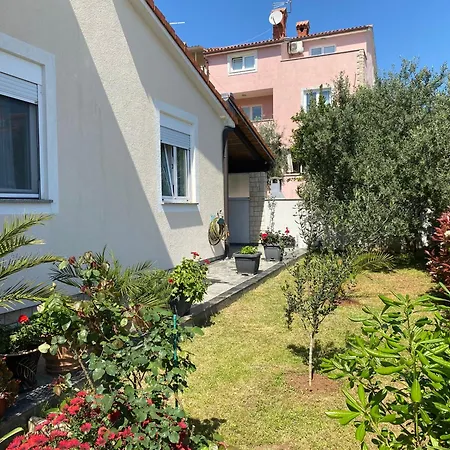 Summer House Apartment *