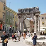 Summer House Apartman Pula