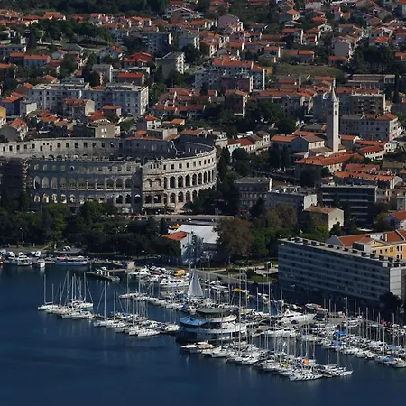 Summer House * 풀라