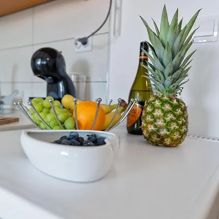 Summer House 아파트 풀라