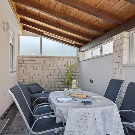 Summer House * 풀라