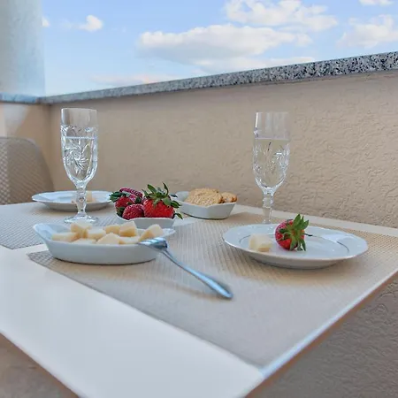 아파트 Summer House